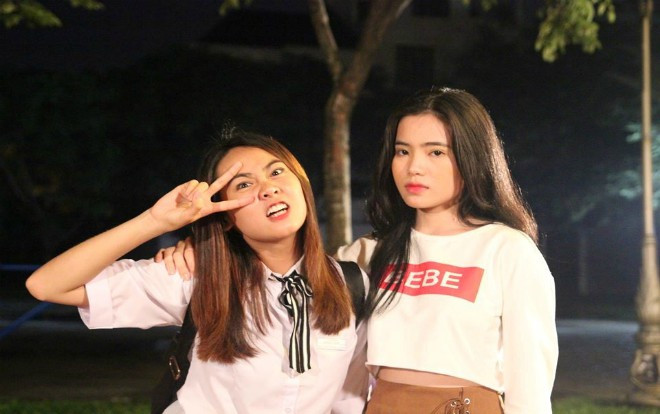 Cặp đôi An - Vy từ sitcom ‘Lời nguyền tuổi 17’ khiến fan ‘đứng ngồi không yên’ vì quá đáng yêu Ảnh 2