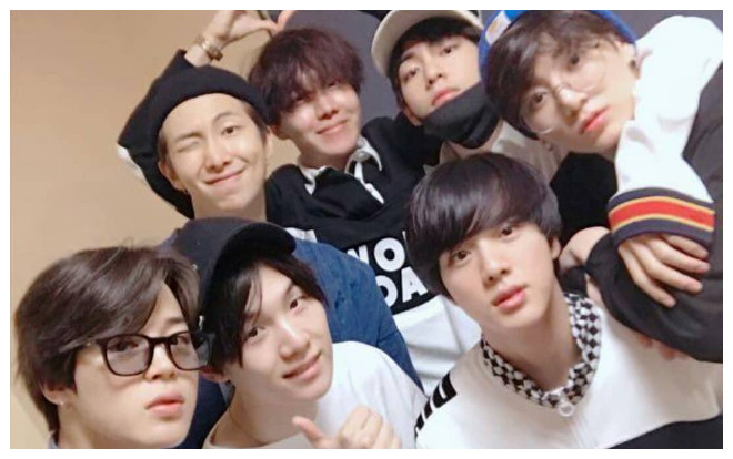 Đôi khi ta phải hổ thẹn khi ngắm mặt mộc hoàn hảo không tì vết của các thành viên BTS Ảnh 2