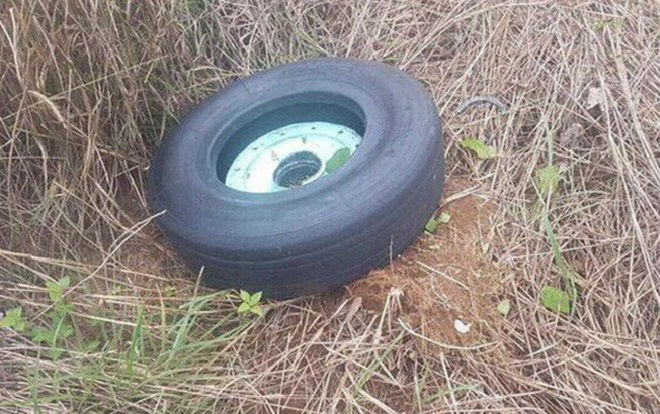 Vụ máy bay Vietjet gặp sự cố nghiêm trọng khi hạ cánh tại sân bay Buôn Ma Thuột: Đã tìm thấy chiếc lốp thứ 2 Ảnh 2