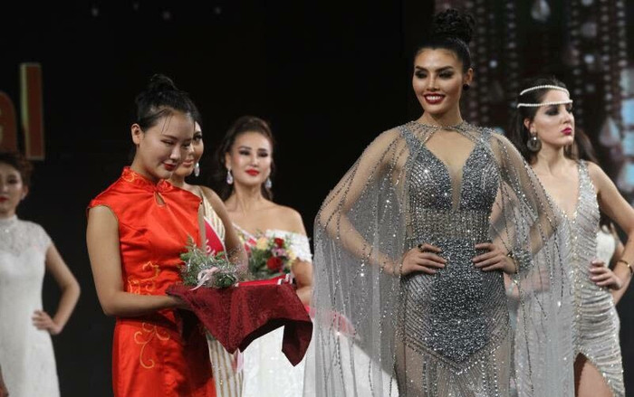Thí sinh Siêu mẫu Việt Nam 2018 Tuyết Trần giành giải tại cuộc thi hoa hậu quốc tế Miss Globe 2018 Ảnh 2