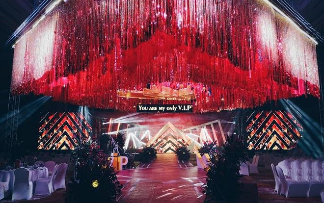 Khi cô dâu chú rể đều cuồng BigBang, hôn trường trang trí đỏ rực và lightstick làm hoa cưới như thế này đây Ảnh 2