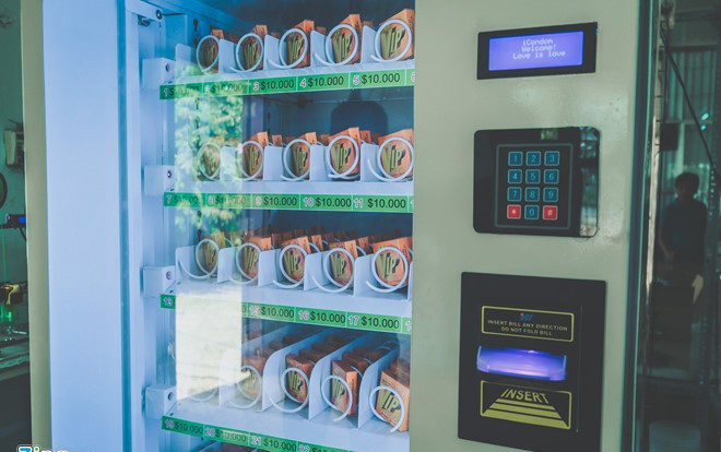 Trường ĐH có máy bán hàng tự động thuốc tránh thai khẩn cấp và bao cao su cho sinh viên Ảnh 2