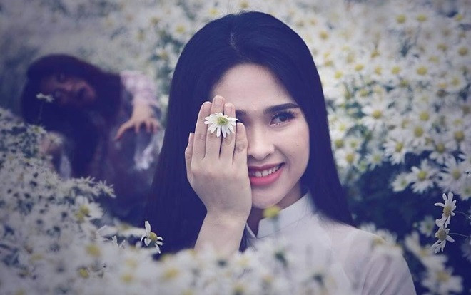 Khiếp vía với ảnh zombie bên cúc họa mi, nhiều người lên tiếng chỉ trích 'sự kinh khủng phá hỏng mọi thứ' Ảnh 2