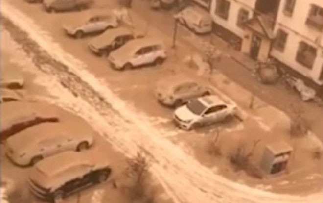 ‘Tuyết vàng’ phủ kín nhiều thành phố Trung Quốc Ảnh 2