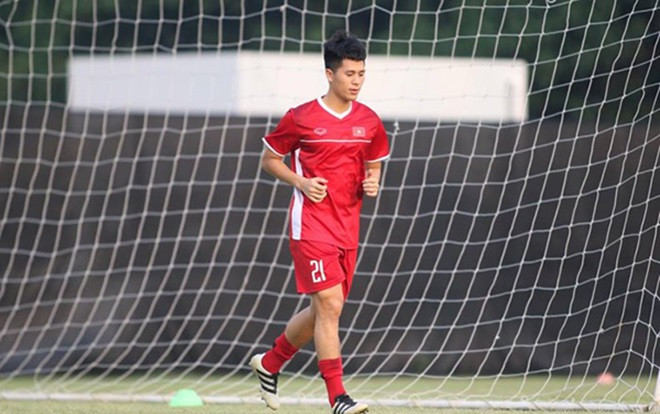 Chàng trai cay đắng đòi chia tay vì bạn gái cứ mở mồm ra là nhắc đến chàng hậu vệ Đình Trọng Ảnh 2