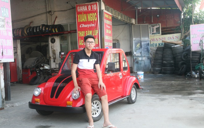 Cận cảnh ô tô tự chế chạy bằng năng lượng mặt trời với vận tốc 40km/giờ của cậu học trò lớp 11 Ảnh 2