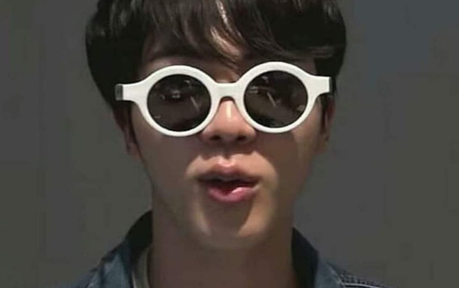 Bị antifan bôi nhọ và đây là phản ứng cực gắt của Jin (BTS) Ảnh 2