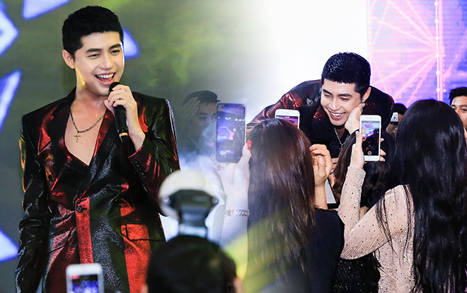 'Hồn nhiên' để fan nựng má, selfie trên sân khấu, còn ai đáng yêu hơn Noo Phước Thịnh! Ảnh 2