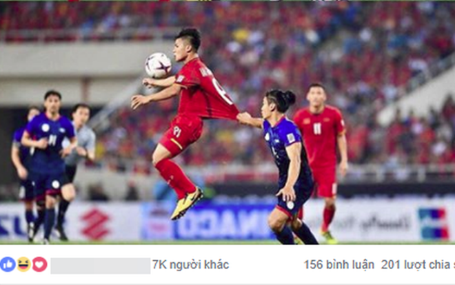 Dân mạng chia sẻ rần rần bức ảnh Quang Hải bị cầu thủ Phillppines kéo áo và bái phục dự tính của thầy Park Ảnh 2