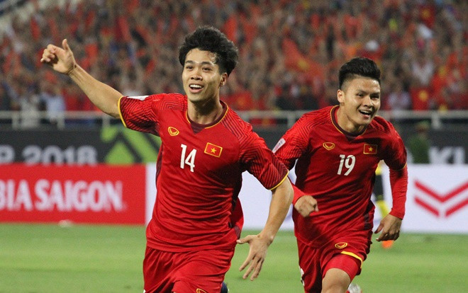 Quá vui sướng với chiến thắng của tuyển Việt Nam, cô gái sẵn sàng tặng cả shop quần áo cho Công Phượng Ảnh 2