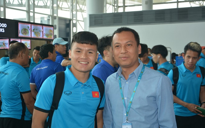 Sau chiến thắng tại bán kết, các cầu tuyển thủ Việt Nam lên đường sang Malaysia tranh ngôi vô địch AFF Cup 2018 Ảnh 2