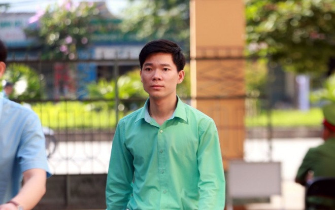 Vụ tai biến chạy thận 9 người chết ở Hòa Bình: Bác sĩ Hoàng Công Lương bị truy tố lên đến 10 năm tù Ảnh 2