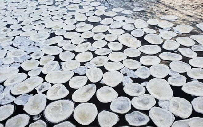 Bí ẩn hiện tượng 'bánh' băng trôi trên dòng sông ở Scotland Ảnh 2