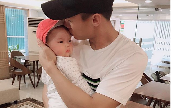 Quế Ngọc Hải - Chàng trung vệ điển trai yêu gia đình và hiền lành Ảnh 2