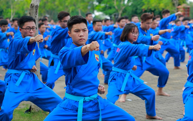 Từ vụ nữ sinh đánh bại cướp nhờ võ VoVinam, tìm hiểu ngay những chiêu võ tuyệt kỹ này được dạy ở Đại học FPT Ảnh 2