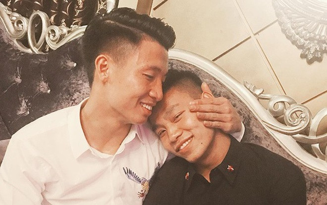 Quá thân thiết và tình cảm, cộng đồng mạng đua nhau 'ship cặp' các cầu thủ tuyển Việt Nam Ảnh 2