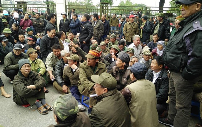 VFF gửi công văn hỏa tốc 'cầu cứu' vì quá nhiều người giả thương binh tụ tập gây rối đòi mua vé Ảnh 2