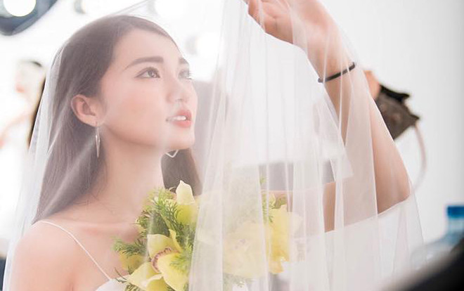 Em vợ Văn Quyết và những chân dài xinh nhất tuyển Việt Nam Ảnh 2