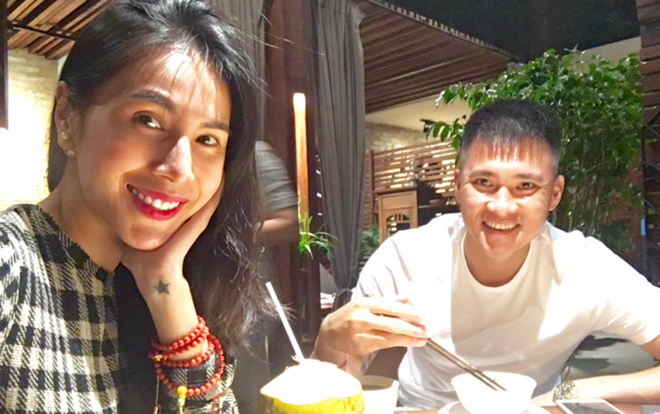 Thủy Tiên cứ ngọt ngào âu yếm thế này bảo sao Công Vinh không đắm đuối! Ảnh 2