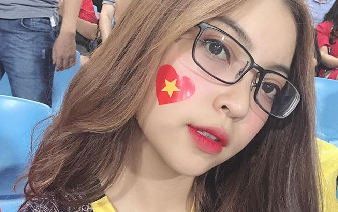 Hình ảnh 'lột xác' của bạn gái các tuyển thủ Việt Nam gây sốt mạng xã hội Ảnh 2