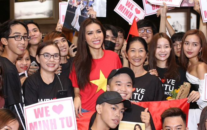 HOT: Vừa về đến Việt Nam, Minh Tú đã hòa vào cùng 'màu cờ sắc áo', sẵn sàng 'quẩy nhiệt' cùng khán giả Ảnh 2