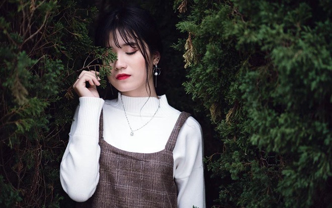 Gặp gỡ nữ sinh Kinh tế Quốc dân xinh hút hồn đang gây bão mạng vì vô tình lọt ống kính PV khi cổ vũ CK AFF Cup Ảnh 2