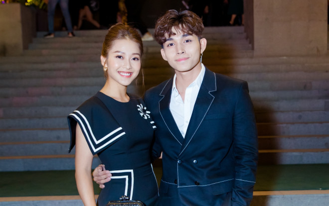 Hết tình tứ với Isaac ở Nhật, Khả Ngân lại quấn quýt với 'chồng cũ' Jun Phạm trong show thời trang Ảnh 2