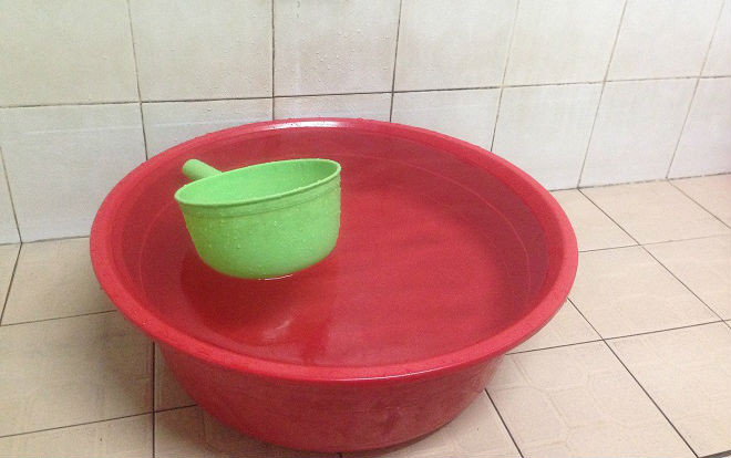 Tá hỏa phát hiện thi thể người phụ nữ đang phân hủy tại nhà riêng, mặt úp vào thau nước Ảnh 2