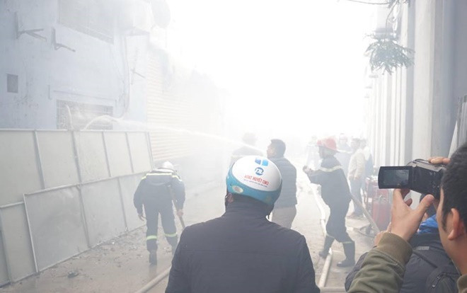 Nóng: Bất ngờ cháy lớn gần trụ sở VFF, nhiều ô tô bị thiêu rụi khiến người dân hoảng sợ Ảnh 2