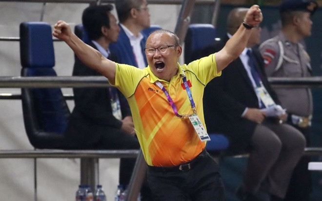 Trước đại chiến, thầy Park nhận tin vui từ Hàn Quốc Ảnh 2