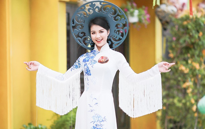 Dàn thí sinh Hoa khôi Sinh viên Việt Nam khoe nét đẹp quyền lực như nữ hoàng với BST áo dài cách tân Ảnh 2