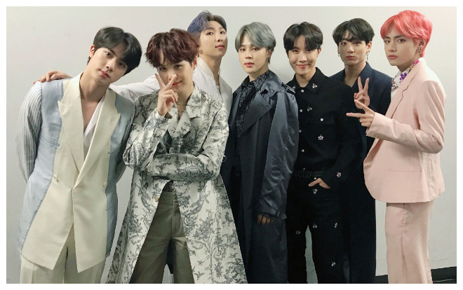 BTS đồng loạt diện nguyên bộ sưu tập của Dior càn quét thảm đỏ MAMA 2018 Ảnh 2