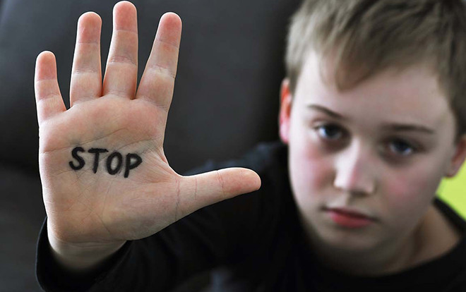 Từ chuyện hiệu trưởng dâm ô nhiều nam sinh: Lạm dụng tình dục trẻ vị thành niên, bóng ma tâm lý siết chặt cuộc đời Ảnh 2