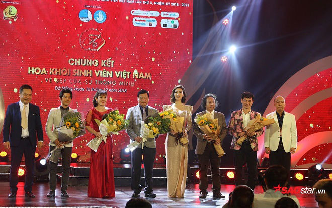 Những hình ảnh đầu tiên về dàn khách mời và thí sinh trong đêm chung kết Hoa khôi sinh viên Việt Nam 2018 Ảnh 2