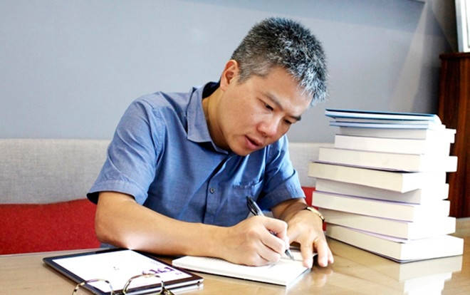 Giáo sư Ngô Bảo Châu nhận giải thưởng Toán học danh giá tại Pháp Ảnh 2