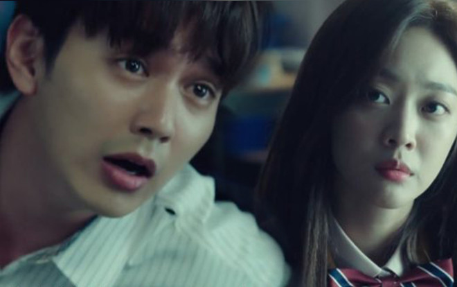 Ấn tượng trong 4 tập đầu 'My Strange Hero': Yoo Seung Ho diễn bằng ánh mắt quá tốt, Kwak Dong Yeon xuất hiện như một nhân vật với nhiều lớp vỏ bọc Ảnh 2
