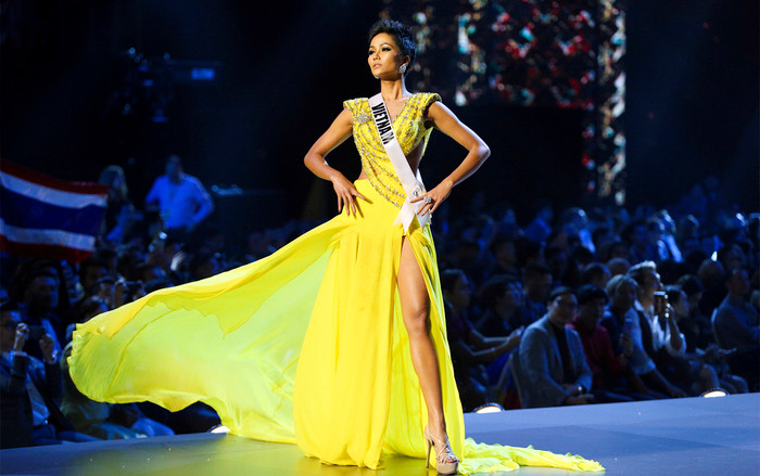 Vừa mới lập nên kì tích lịch sử, Hoa hậu H’Hen Niê đã bị giả mạo hàng loạt trên Facebook Ảnh 2