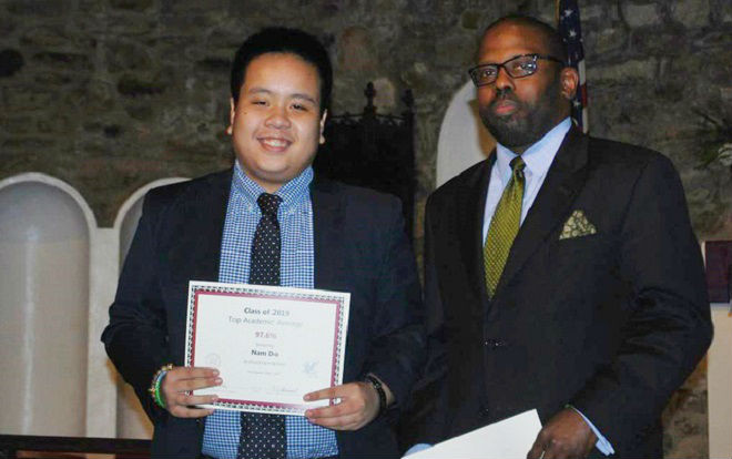 Cậu bé 'thần đồng' Đỗ Nhật Nam vừa được Đại học Pomona tuyển sinh sớm 3 tháng với suất học bổng trị giá 1, 7 tỷ đồng Ảnh 2