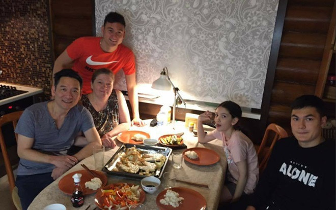 Bố của Lâm 'Tây' tiết lộ lý do con trai ôm cột dọc khóc ngon lành khi vô địch AFF Cup 2018 Ảnh 2