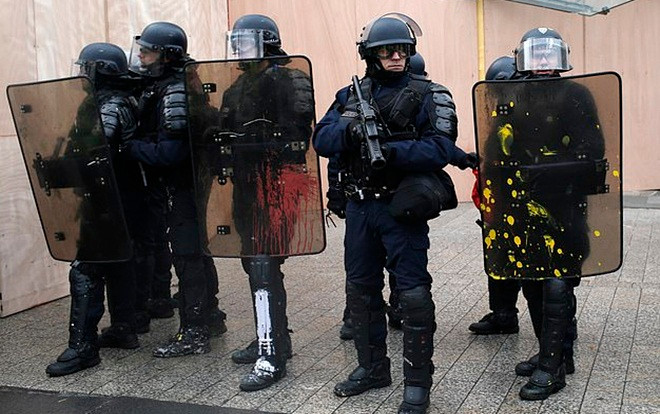 'Áo vàng' chưa dứt, lại đến cảnh sát Pháp cũng đe dọa biểu tình phản đối chính phủ Ảnh 2