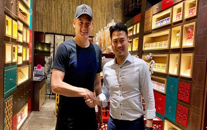 Bức ảnh hot nhất ngày: Khi Lâm Tây đứng cạnh Phillip Nguyễn, đọ xem ai đẹp hơn? Ảnh 2