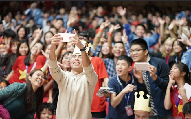 Đức Huy, Như Thành bị sinh viên bao vây trong sự kiện giao lưu tại Học Viện CN Bưu Chính Viễn Thông Ảnh 2