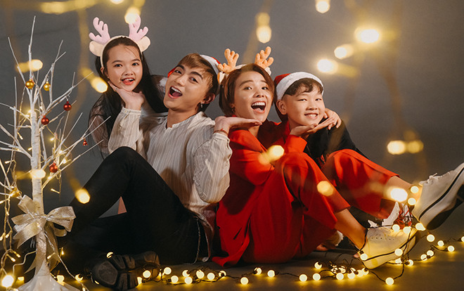 Vũ Cát Tường - Soobin Hoàng Sơn cùng trò cưng Anh Tuấn - Xuân Phương tung bộ ảnh Noel trước thềm Bán kết Ảnh 2