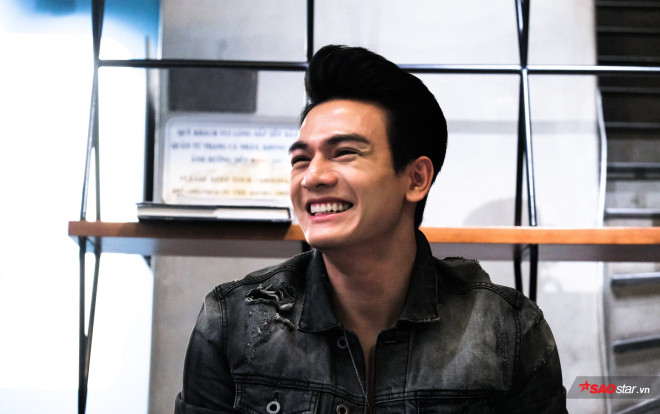 8 chuyện thời trang: 'Phi công' Lê Xuân Tiền bị làm khó khi phải mời gái lạ catwalk Ảnh 2