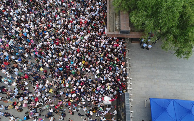 Hôm nay hàng triệu sỹ tử Trung Quốc bước vào kỳ thi sau ĐH khốc liệt, căng thẳng nhất hành tinh Ảnh 2