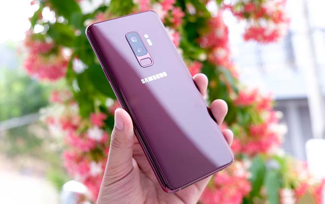 Trên tay nhanh Samsung Galaxy S9+ phiên bản vang đỏ vừa lên kệ tại Việt Nam Ảnh 2