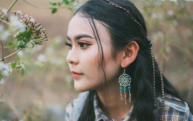 Nữ sinh Hutech bị nhầm là 'bông hồng lai' Thái Lan vì nét đẹp đặc biệt thu hút Ảnh 2