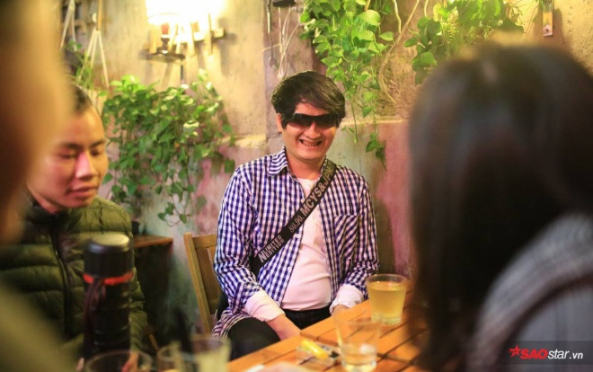 Quán cafe nhỏ xíu bình dị giữa lòng Hà Nội và chuyện tử tế phía sau khiến người ta chỉ ghé một lần cũng nhớ mãi Ảnh 2