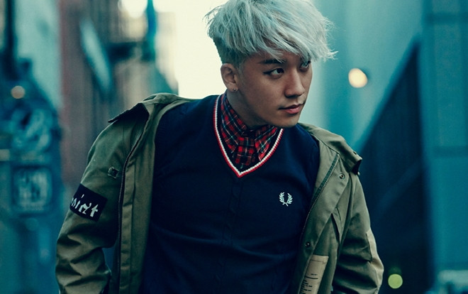 Seungri một mình tại sân bay Việt, V.I.P cười xòa: 'Anh ấy về quê mà, khỏi cần ra đón!' Ảnh 2