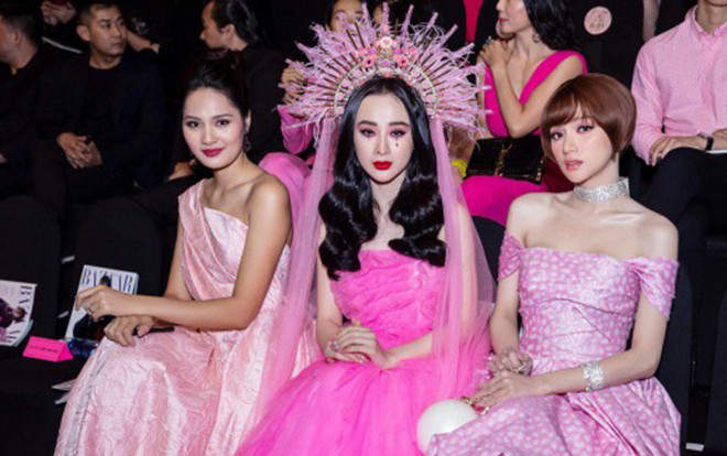 Cười xỉu vì ảnh chế của 'thánh nữ sầu bi' Angela Phương Trinh Ảnh 2